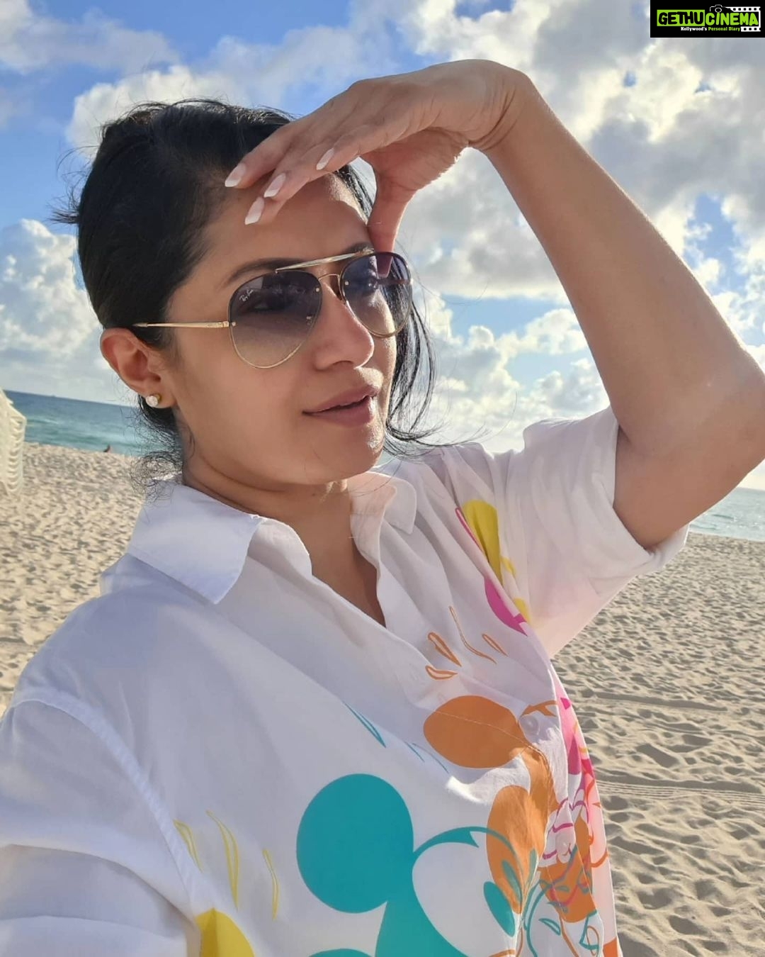 Reenu Mathews Instagram - Hey Sun, can you stop staring at me? 😄😄 . . #miamivibes #selfmusings #beachvibes #sunkissed #minivacay #instamood #reenumathews Miami Beach, Florida