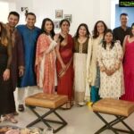 Reenu Mathews Instagram - Beautiful Diwali evening with some amazing people hosted by the gorgeous @theunstichedstyle 🤗 Love Lights Happiness . . . #diwali2021 #diwalidiyas #festivevibes #festivecolours #diwaliindubai #lifestyleblogdubai #lifeindubai #reenumathews