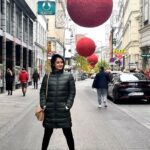 Reenu Mathews Instagram - Festive Vibes in Vienna ❤ . . . #viennagram #travelhotelsmiles #travelgram #travelaroundtheworld #lifestyleblog #dametraveler #reenumathews Stephanzplatz, Vienna