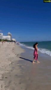 Reenu Mathews Instagram - Remember this music? 
.
.
#miamibeach 
#minivacay 
#miamivibes 
#reelswithreenu #reelitfeelit