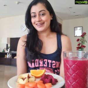 Reenu Mathews Instagram - Skin Tonic 🍎🥕🍊
.
One Orange
One Red apple
One Carrot
One Beetroot
.
Blend in One glass of water & drink it before breakfast. You can even take it as a snack around 11.30 or so. Do it for 10days in a row & you'll notice visible difference in your skin. Do let me know if you have any other useful tips.
PS: Compiled in collab with my trainer @sajith_fitness
.
.
.
.
#fitterme #fittermebetterme #skincareregime #skincareblog #skincaredrink #healthylifestyle #healthyeating #eatcleantraindirty 
#reenumathews