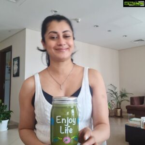 Reenu Mathews Instagram - Detox Juice Recipe💚
.
Coriander leaves- 80gm
Mint leaves -40gm
Curry leaves -10gm
Tulsi - 10gm
Cucumber- 1
Ginger - 20gm
Garlic - 10gm
Turmeric - 1tsp
Peppercorns -12
Lemon - 1 n half
.
Blend the ingredients & mix it with 3lts of water. Drink it throughout the day after breakfast. (Don't eat anything in between till you finish it). If you are allergic to any of the ingredients,  cut it off. Do give it a try & let me know if you have any other detox ideas. Stay Healthy Fam❤
.
.
.
.
#fitnesslife #fittermebetterme #fitterme #fitnessmotivation #healthylifestyle #healthyjourney #eatclean #eatcleantraindirty #detoxjuice #healthylivinglifestyle #lifeindubai #beinghealthy #collaboration #influencer #desiinfluencer #dubaiinfluencer #dubaibloggersuae