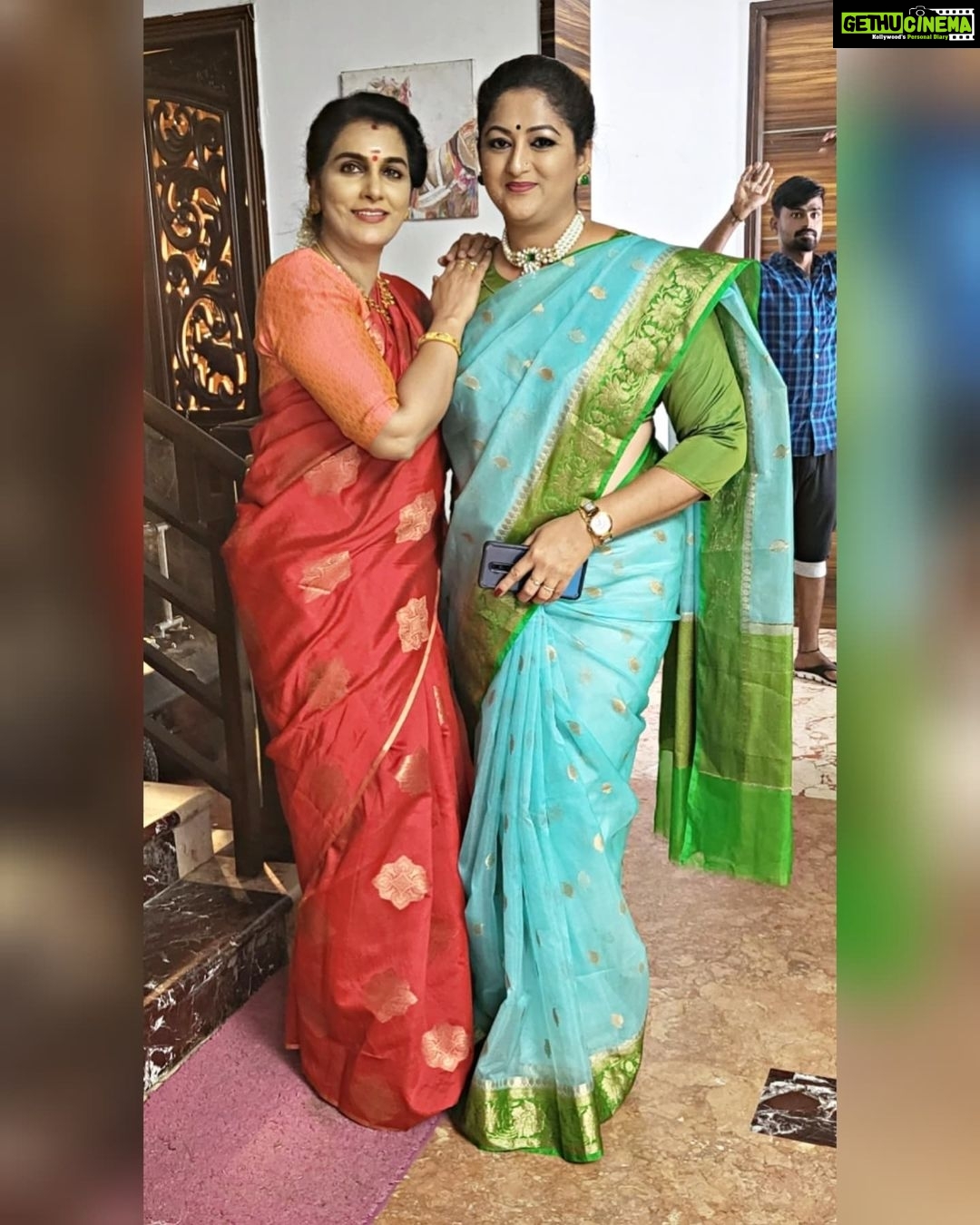 Rekha Krishnappa Instagram - A friend is someone who makes it easy to believe in yourself 🤗😘 #mercyleyal #tamilzhumsaraswathiyum #vijaytvserial #vijaytv