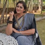 Rekha Krishnappa Instagram - Only Women can dress up from head to toe and look pretty with or without jewellery.... With jeweller, which matches the attire she looks fabulous.. Thank you so much for this lovely jewellery @lismafashionmadurai Browse into the page for more different and beautiful collection @lismafashionmadurai Thank you so much @ashas_womens_collection for this beautiful saree. In my favourite colour combination ❤️ . . sareecollections #sareedraping #sareestyle #sareelove #sareeindia #sareeonlineshopping #sareefashion #sareeaddict #sareelover onlinejewellery #jewlleryforwomen #jewellerydesign #jeweleryfashion #jewelrylover #jewelleryforeveryone #jewelryaddict Chennai, India