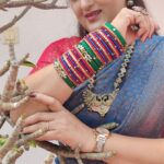 Rekha Krishnappa Instagram - Impressive bridal bangles, look into @valaiviii page for beautiful collection of bangles... Thank you for this lovely set @valaiviii ... Dia... . . . . #banglescollection #bangleslover #banglesdesigns #onlineshoppingindia #onlinesareeshopping Chennai, India