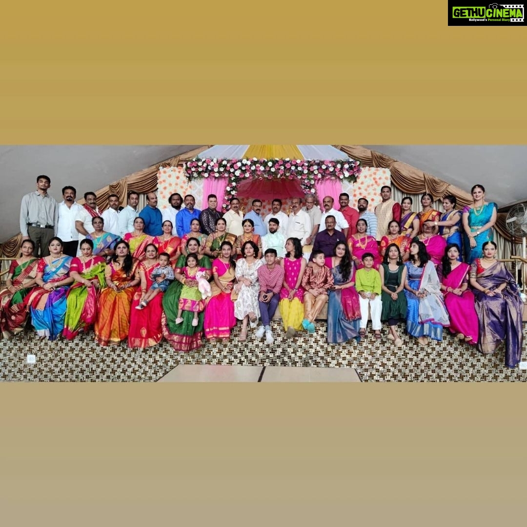 Rekha Krishnappa Instagram - Family celebrations and fun... Ohh god..... yes such a big family.,.. ❤️ Thank you so much @chennai_jazz For making me look so beautiful. Pc: @poojavkumarrrr . . . . #onlinejewellery #jewellerydesign #jewlleryforwomen #jewelrylover #jewelryaddict #weddingtimes #weddingideas #weddingphotography #familycelebration #weddingcelebration Mysore, Karnataka