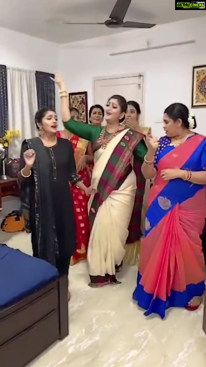Rekha Krishnappa Instagram - Yati Yati, first take ok... π @meerakrishnaofficial @_dharshhh @mercyleyal @actress_lavanyaoffl @kayels_creations . . . . #instareel #tamilreels #tamilrockers #tamilumsaraswathiyum #tamilserial #tamilsongs #tamilactress #vijaytv #vijaytvserials #chandrakala Chennai, India