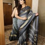 Rekha Krishnappa Instagram - Mirror effects and selfies 🤟🤟 I took this beautiful picture for an upcoming program and thank you for this beautiful saree @ashas_womens_collection ❤️ And loved these beeds from @jewelleryimmitation ❤️ I loved all the other collection of her unique stuff.. @jewelleryimmitation Browse both the pages for different and stylish stuffs... 💗💗 Coming soon... But what?? Any gusses?? 😉😉 Chennai, India