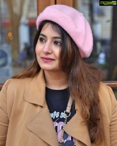 Reshmi Menon Instagram - An artsy day ❤️

#montmarteart #montmartreparis
