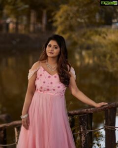 Reshmi Menon Instagram - A friend recently shared how excited and amazed her kids get every time they see her get dressed and how they keep telling her how beautiful she is .. and she told me the same
 To see myself in my kids eyes and looking at these pictures the first thing mudhra said was “wow Amma u look like a princess you are so beautiful” !! But for me I had a million things I was so conscious about .. but then I realised if my daughter could see the best parts of me should nt I too be able to do the same ? And if I let something so insignificant like a Little extra weight bother me and my confidence  what will I be unconsciously telling her ? 
This is probably me at the heaviest again after my pregnancy and I have never worn sleeveless outfits because I’ve been super conscious of my heavier arms but then I just decided to do something different and just went with it !! It’s definitely important to be fit and healthy and that I will be , but embrace the body at all its journeys and be proud of it. 

Special thanks to the amazing team who put this together 

Makeup- @sparkleshine_bridalstudio 
Dress - @labelswarupa 
Photography - @frames_by_nithin
