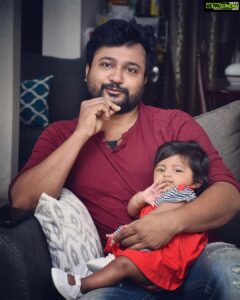 Reshmi Menon Instagram - Has her appa wrapped around her little fingers since 2017 😆 
#Daughtersday