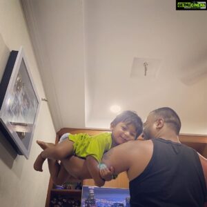 Reshmi Menon Instagram - Arm day done right 😉😂