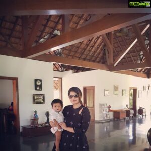Reshmi Menon Instagram - Throwback to holidaying with this lilttle paaru of mine. Vacations with babies are not exactly HOLIDAYS .. all the double and extra work right ? We need another one to recover from the last one !! 🙈😂 
Mommies you agree ? 👀