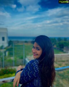 Reshmi Menon Instagram - We dream in colours borrowed from the sea 😊
Happy Monday have a great week ❤️