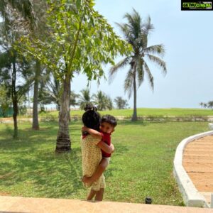 Reshmi Menon Instagram - When my mornings look this beautiful . Life is good 😍❤️
But before you think this is super cute . 90% of the time they are driving each other crazy and ME. So very short moments of this cuteness 🤣