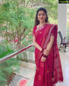 Richa Panai Instagram - Happy Sankranti everyone!🌺🌺 So these pics are from the look test for a Telugu film.. before you think otherwise!😜😄 #happysankranti #happypongal #festivewear #festivalsofindia #indianlook #ethnicvibes