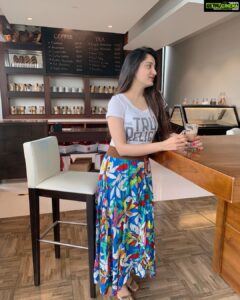Richa Panai Instagram - As colorful as life can get!🧬🌈🍭🧚🏽‍♀️ . . . . . . #colombo #srilanka #hotchocolate #rainyseason #bestlife #travelgram #travellove #instagram #instafan #richerish #truereligion #beautiful #fashionlover #seaview #happyweekend Colombo