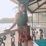 Richa Panai Instagram - Beachy peachy!⛱🖤🍑👄 . . . . . . . . . . . #favouritebeach #goa #soclean #beautiful #picoftheday #cute #beauty #trendy #meme #followme #comment #art #insta #fashion #lifestyle #stayhome #life #new #instafashion #nature #myself #travel Bogmalo Beach Goa