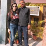 Richa Panai Instagram - Like papa like beti!👨‍👧#happyfathersday to my sweetest papa .. man of few words but oh man he always keeps his words! He showed us that no dream is too big and made us proud always .. from building our first palatial home against all odds to gifting me a Honda Dio for getting good marks in 10th boards to surprising me with a piano to helping me buy my first home and innumerable such surprises that too when we are from a very humble background yet he kept all his promises!🙏🏻 Papa I know how much you have sacrificed for us and I pray to God everyday to achieve more in life so that I could fulfil all your dreams and wishes! I Love you Papa❤️ #mypapaisthebest