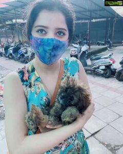 Richa Panai Instagram - Some connections are so instant but yet so pure .. I so so wanted to bring this little one home but I couldn’t ..I hope and pray he finds his home soon!🤎 #puppylove #dogsofinstagram #animallove #soinnocent