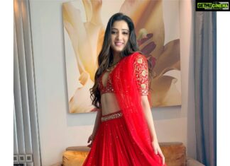 Richa Panai Instagram - For @hi_life_exhibition inauguration today at Hyderabad! It’s happening on 29th and 30th of august at @novotelhicc So don’t miss out!❤️ Lehnga - @nallamz Jewellery - @perniaspopupshop Makeup and hair - @raghu_makeup_studio and Shankar Event manager - @marksmediacommunications