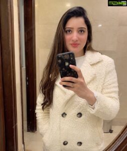 Richa Panai Instagram - Be fearless like a mirror and speak the truth!🪞✨- RP 
.
.
.
.
.
.

.
.
.
.
.
#quotes #quotestagram #instagram #love #instagood #trending #follow #like #explore #explorepage #viral #instadaily #reel #followforfollowback #likeforlikes #memes #india #photography #fashion #music #reelitfeelit #foryou #reelsindia #bollywood #likes #picoftheday #video #ootd #bathroomselfie #lockdown2021