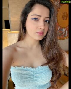 Richa Panai Instagram - If you think you are a diamond , you are a diamond!💎 - RP
.
.
.
.
.
.
.

.
.
.
.
.
#dubai #uae #travelgram #instagram #love #instagood #trending #follow #like #explore #explorepage #viral #instadaily #reel #followforfollowback #likeforlikes #memes #india #photography #fashion #music #reelitfeelit #foryou #reelsindia #bollywood #likes #picoftheday #video #quotestagram