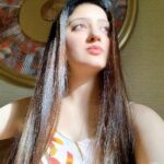 Richa Panai Instagram - Sunshine on my mind!🌅 . . . . . . . . . . . #quotes #quotestagram #instagram #love #instagood #trending #follow #like #explore #explorepage #viral #instadaily #reel #followforfollowback #likeforlikes #memes #india #photography #fashion #music #reelitfeelit #foryou #reelsindia #bollywood #likes #picoftheday #video #ootd #lookoftheday