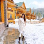 Richa Panai Instagram - Lost and found!⭐️ #heavenonearth . . . . . . . . . . . . #kashmir #gulmarg #quotes #quotestagram #instagram #love #instagood #trending #follow #like #explore #explorepage #viral #instadaily #reel #followforfollowback #likeforlikes #memes #india #photography #fashion #music #reelitfeelit #foryou #reelsindia #bollywood #likes #picoftheday #video The Khyber Himalayan Resort & Spa