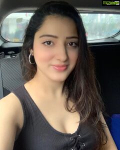 Richa Panai Instagram - Early Sunday for me .. how about you guys!? #earlymorningselfie #wethairdontcare #happysunday