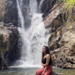 Richa Panai Instagram - Nature addict!! 🪨🦩🪵🍃 . . . . . . . . . #naturelover #natureaddict #waterfalls #instagram #love #reelsinstagram #tiktok #instagood #trending #follow #like #explore #explorepage #viral #instadaily #reel #followforfollowback #likeforlikes #memes #india #photography #fashion #music #reelitfeelit #foryou #reelsindia #bollywood #likes #photooftheday #video In Lap Of Nature