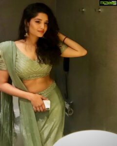 Ritika Singh Instagram - Found this photo for the gram coz my phone finally flicked a good photo memory in my face for a change. #thanksphone #getyouagirlthatcandoboth 👟👠