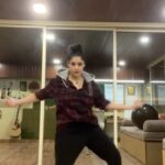 Ritika Singh Instagram - Love this song and this choreo by the faves @mattsteffanina and @kensanjose 👑 #highestintheroom #travisscott #dancereels #dancechoreography