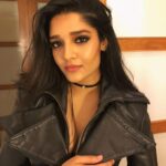 Ritika Singh Instagram – 1 or 2? 🤔
#couldntpickjustone