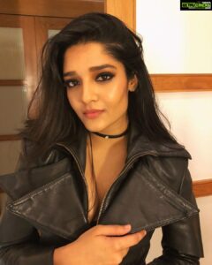Ritika Singh Instagram - 1 or 2? 🤔 #couldntpickjustone