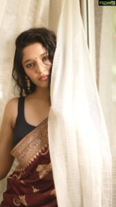 Ritika Singh Instagram - 🥀🍂
Reel @ashwin_guru17 
Shot by @anitakamaraj 
Styled by @neelam_stylist