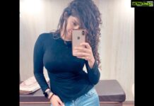 Ritika Singh Instagram - Couldn’t pick one 🤔 Chennai, India