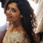 Ritika Singh Instagram – It makes me so happy to see you all coming out of the theatres with a big smile :’) been going on theatre visits to see all your reactions ❤️ I love you all so much :’) 📸 – @vidhu.ig 
#ohmykadavule #omk #noodlesmandai #blessedbeyondmeasure #smilesallround #gratefulheart Chennai, India