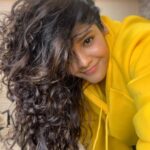 Ritika Singh Instagram - An oversized hoodie is like a big hug that never leaves you 💛💛💛 #hugsmakeeverythingbetter #nofilter #yellowaddict