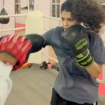 Ritika Singh Instagram - Smashing pads after ages! Feels sooo good 😍 #boxing #kickboxing #padwork #workout #fitness