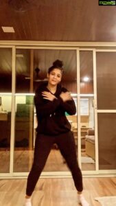 Ritika Singh Instagram - This song and this choreo gives me so much joy 🥰
Dc @tracy.ojj 
#nwatitichallenge #dancereels #trendingreels