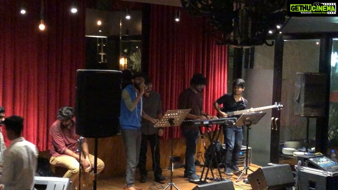 Ritika Singh Instagram - It has been almost a week since I heard this band play my song #Osakkanoda live in Hyderabad and I’ve been watching this video on loop since that day. Posting this here Coz I know all the O Sakkanoda fans will appreciate this 💕 @bandcapricio I don’t have words to describe how amazing you guys are! I’m obsessed with ya’ll 🤗❤️