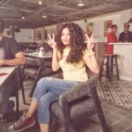 Ritika Singh Instagram – When brushing your hair burns more calories than kickboxing 🤟
#curlyhairswag