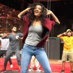 Ritika Singh Instagram - So obsessed with #DhaariChoodu Didn’t even realise when one of the dancers fell! Just kept going until they asked me to stop xD #DanceRehearsals for #ZeeApsaraAwards