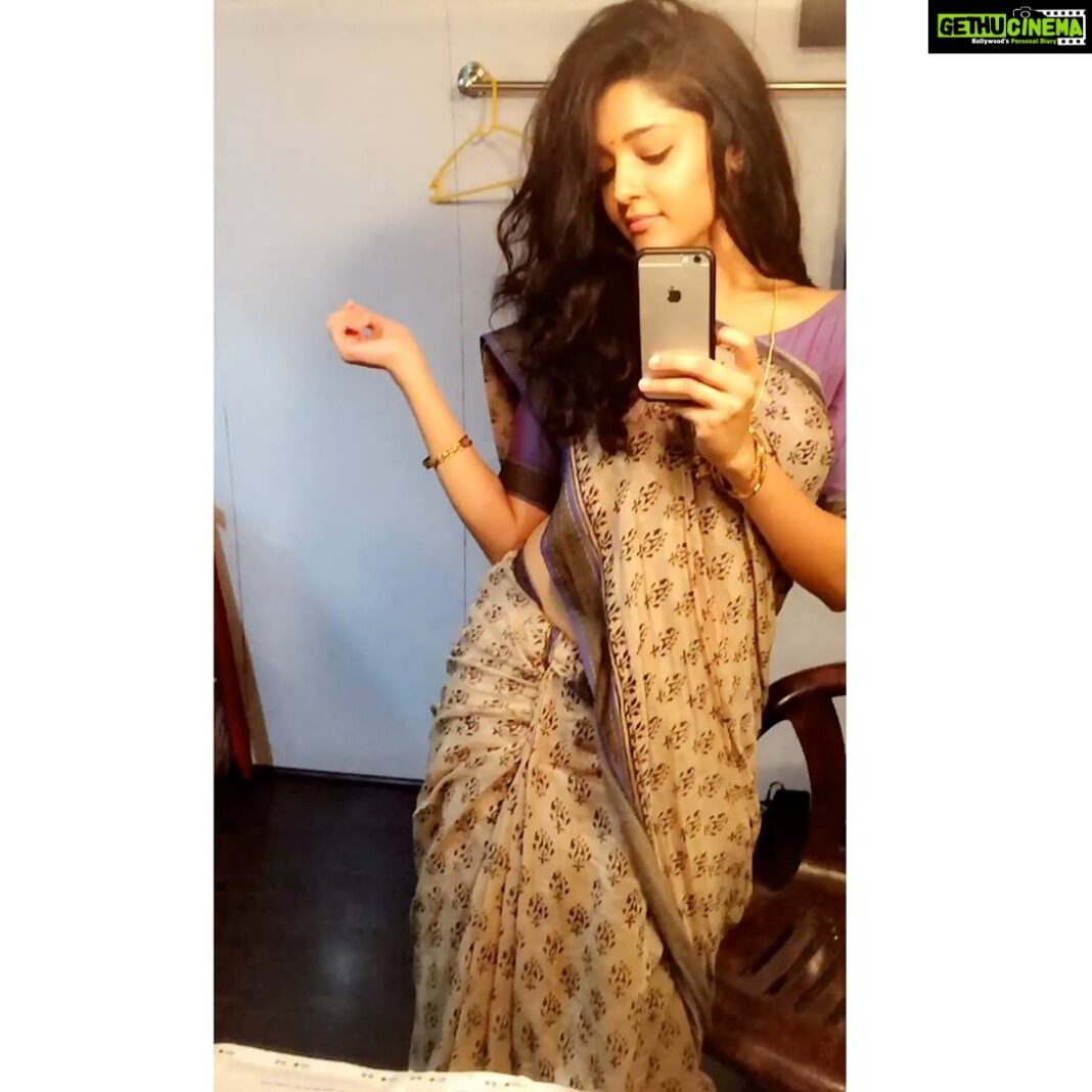 Ritika Singh Instagram - #Throwback to #vanangamudi shoot days 💕 #saree #beinggirly