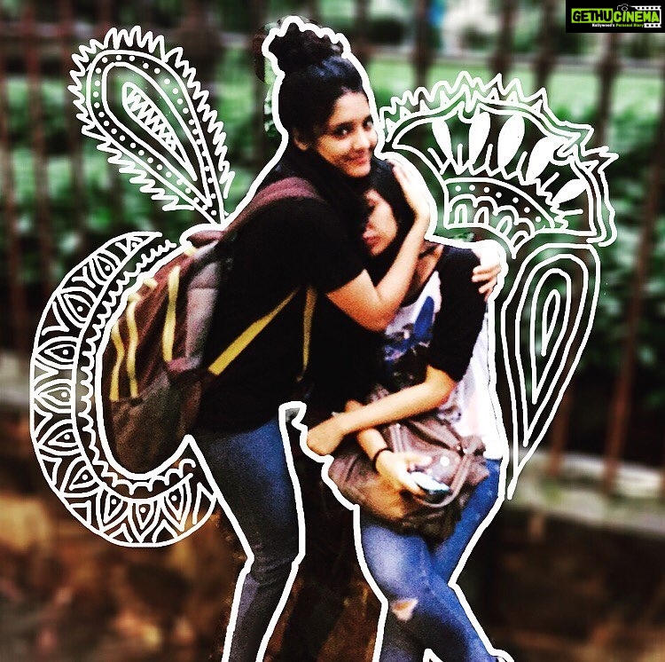 Ritika Singh Instagram - Happy birthday best friend 😘😘 I know you're not clearly seen in this picture, but as long as you can see my love for you, I'm good 😝 And also because we don't have good pictures of us, I have to post this one Happy birthday once again my girl ❤️ I love you! And please don't look so disinterested the next time I give you a hug 😂 #bestfriend #23 #doodle