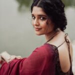Ritika Singh Instagram - 🥀🤎 Photography - @anitakamaraj Makeup - @snehamnj Hair - @suganthi.themua Styling - @neelam_94