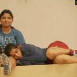Ritika Singh Instagram - This picture was taken when we were shooting the climax of #saalakhadoos and #irudhisuttru That is why I have special make up on my eye! The girl in this picture who is taking care of me like my mother is one of my best friends and she is a national level Judo fighter from Chandigarh! You will see her in a couple of scenes in the film, I called her down for the shoot for a few days and had a great time with her <3 I love you @priya_s29