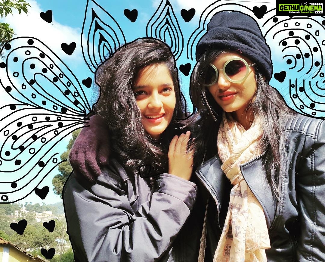 Ritika Singh Instagram - HAPPY BIRTHDAY best friend!! 😘😘 I know the drawing on this picture is stupid :p but this is one of the few normal pictures we have together and also one of our best moments, I wanted to make it special xD so I drew on it :p You mean the world to me! Now open your eyes, you'll find me sleeping next to you! I planned this surprise one week ago! I love you the mosttt! Happy birthday once again ❤️❤️