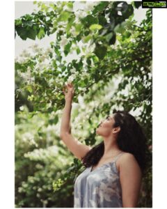 Ritika Singh Instagram - 🕊💫✨

Photography - @anitakamaraj 
Styling - @neelam_stylist